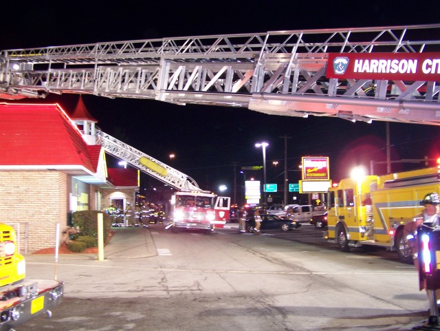 SMOKE IN STRUCTURE AT KINGS 12/13/06