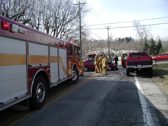 MVA WITH ENTRAPMENT-ASSIST MANOR-3/11/2006