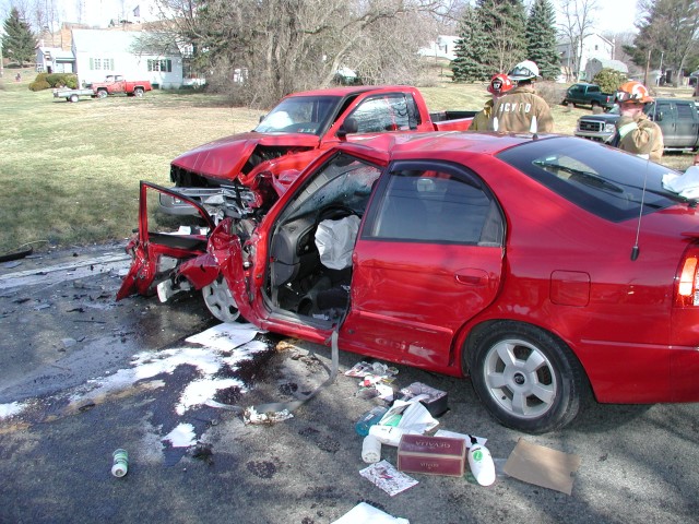 MVA WITH ENTRAPMENT-ASSIST MANOR-3/11/2006